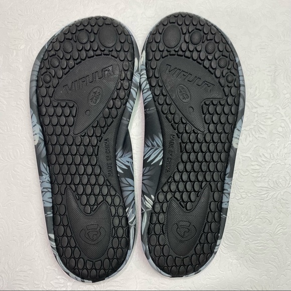 VIFUUR Water Sports Shoes Barefoot Quick-Dry Aqua Yoga Socks, Black, Size 42/43 - Picture 2 of 5